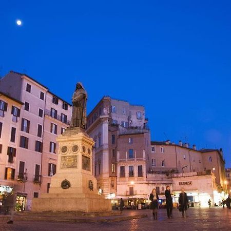 Casa Vacanze Campo De' Fiori Róma Kültér fotó
